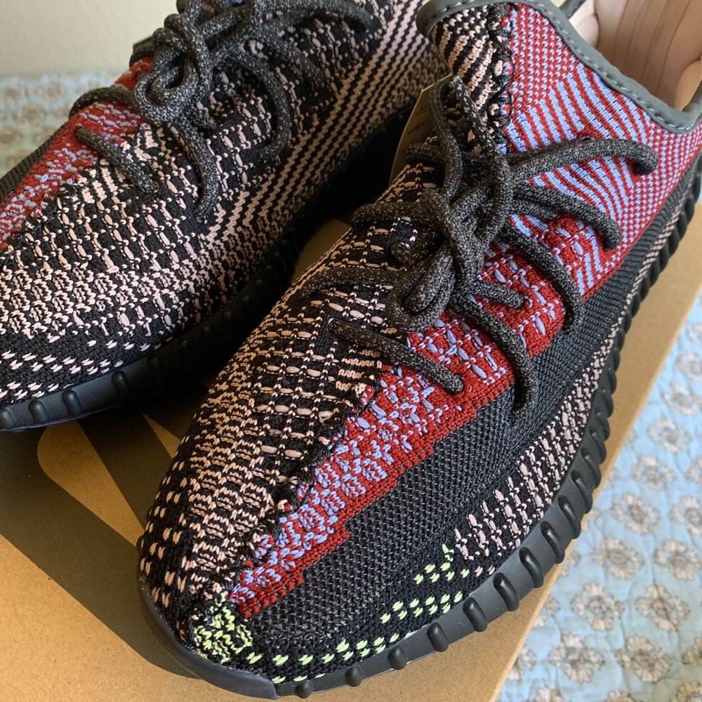Yeezy Boost 350 v2 YECHEIL sz 9.5